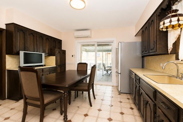 942 72nd Street, New York City, NY 11228