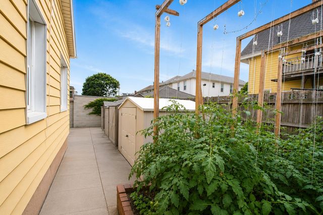 942 72nd Street, New York City, NY 11228
