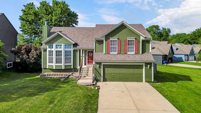 20839 S Skyview Lane, Spring Hill, KS 66083