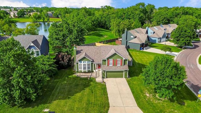 20839 S Skyview Lane, Spring Hill, KS 66083