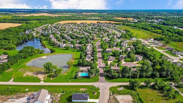 20839 S Skyview Lane, Spring Hill, KS 66083