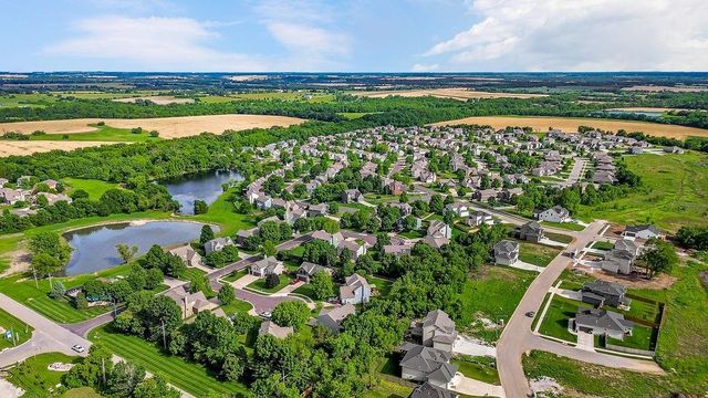 20839 S Skyview Lane, Spring Hill, KS 66083