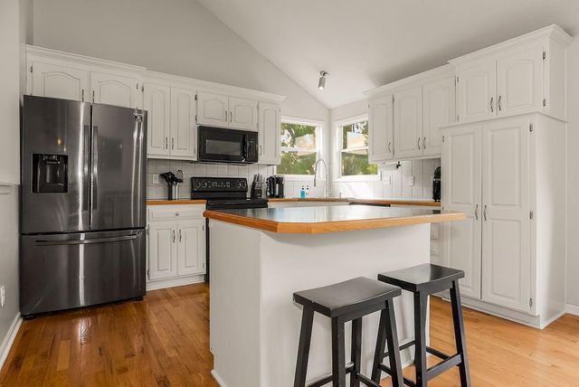 20839 S Skyview Lane, Spring Hill, KS 66083
