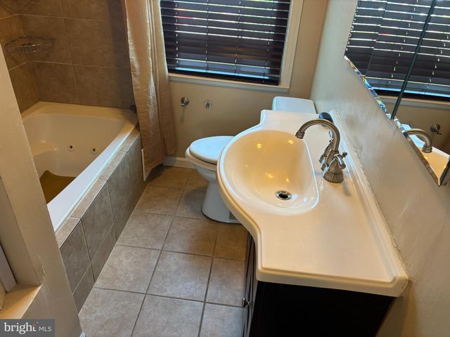 908 WILDWOOD, Baltimore, MD 21229