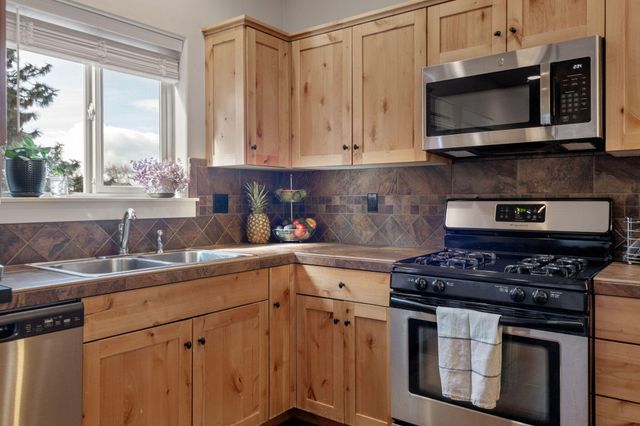 62761 Hawkview Road, Bend, OR 97701