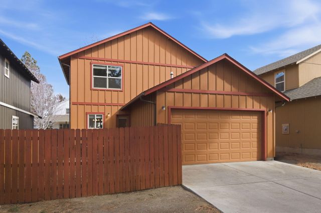 62761 Hawkview Road, Bend, OR 97701