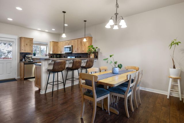 62761 Hawkview Road, Bend, OR 97701