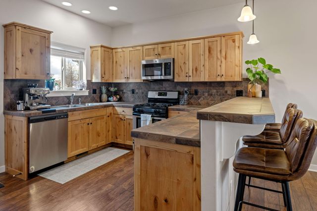 62761 Hawkview Road, Bend, OR 97701