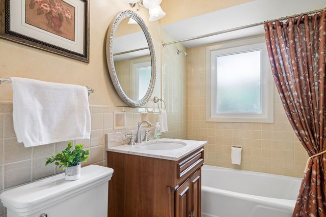 1627 E Jonquil Terrace, Arlington Heights, IL 60004