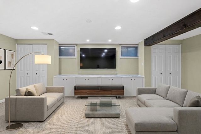 1627 E Jonquil Terrace, Arlington Heights, IL 60004