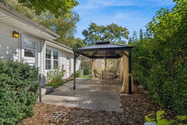 1627 E Jonquil Terrace, Arlington Heights, IL 60004