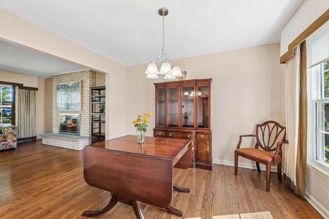 1627 E Jonquil Terrace, Arlington Heights, IL 60004