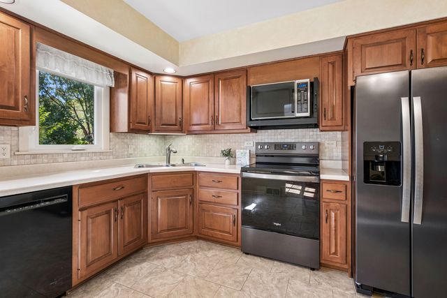 1627 E Jonquil Terrace, Arlington Heights, IL 60004