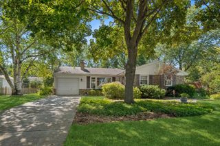 1627 E Jonquil Terrace, Arlington Heights, IL 60004