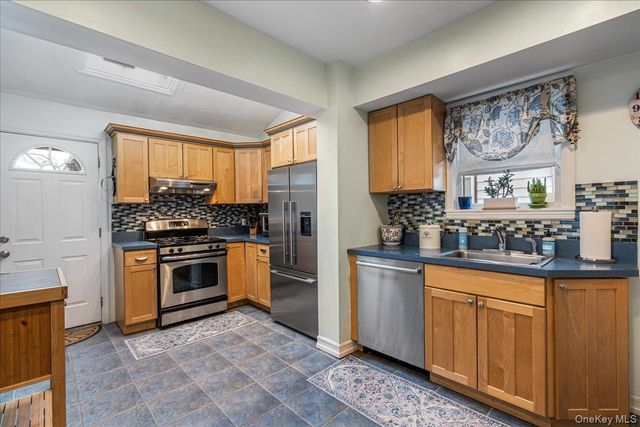 92-14 221st Street, Queens Village, NY 11428