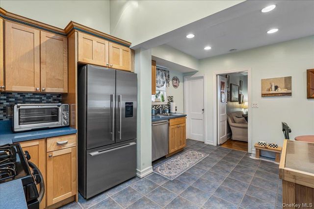 92-14 221st Street, Queens Village, NY 11428