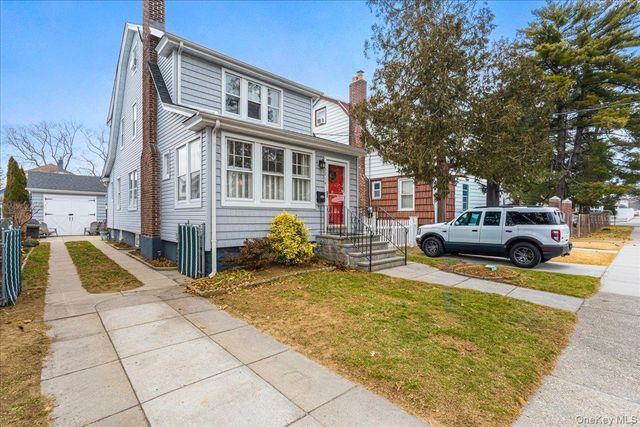 92-14 221st Street, Queens Village, NY 11428