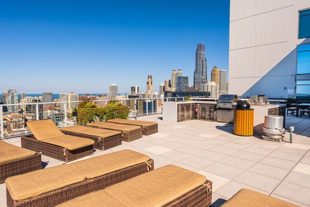 303 W Ohio Street 2807, Chicago, IL 60654