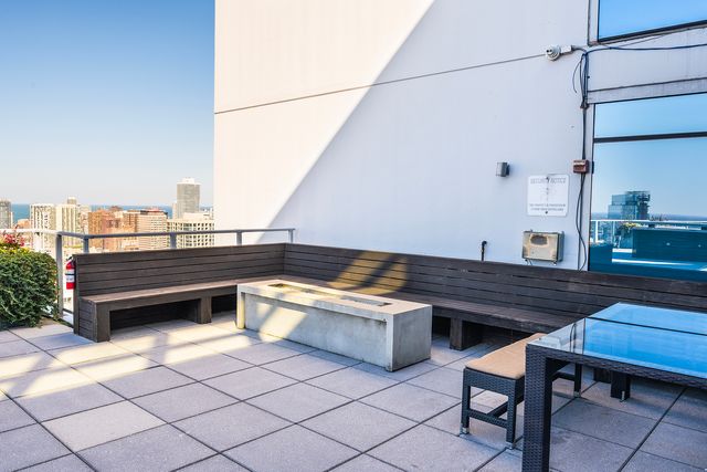 303 W Ohio Street 2807, Chicago, IL 60654