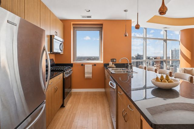 303 W Ohio Street 2807, Chicago, IL 60654