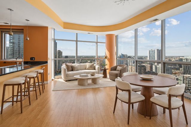 303 W Ohio Street 2807, Chicago, IL 60654