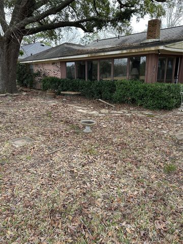 1430 Green Briar Drive, Huntsville, TX 77340