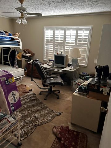 1430 Green Briar Drive, Huntsville, TX 77340