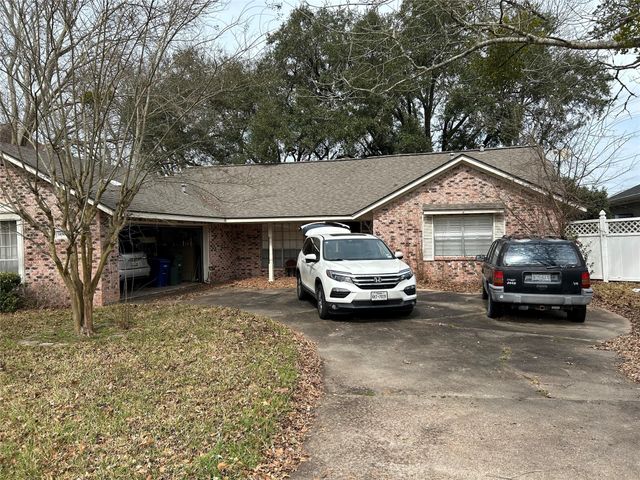 1430 Green Briar Drive, Huntsville, TX 77340