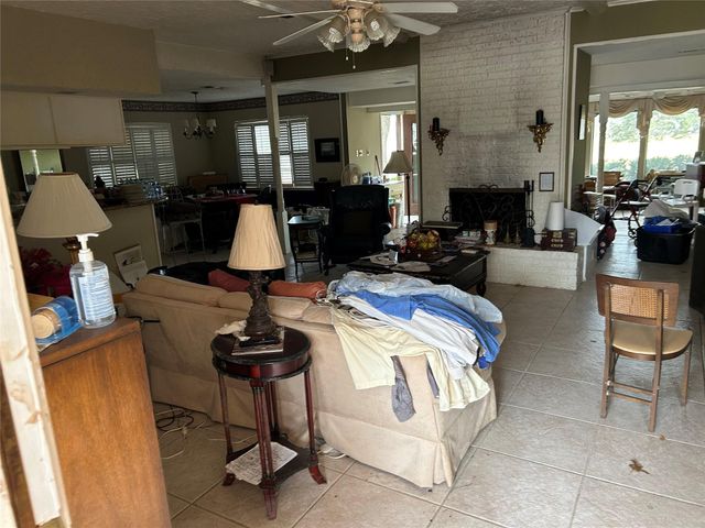 1430 Green Briar Drive, Huntsville, TX 77340