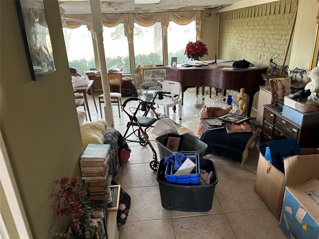 1430 Green Briar Drive, Huntsville, TX 77340