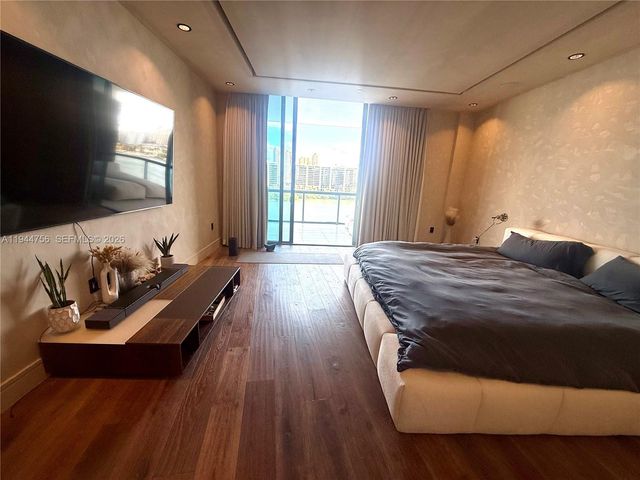 3300 NE 188th St 917, Aventura, FL 33180