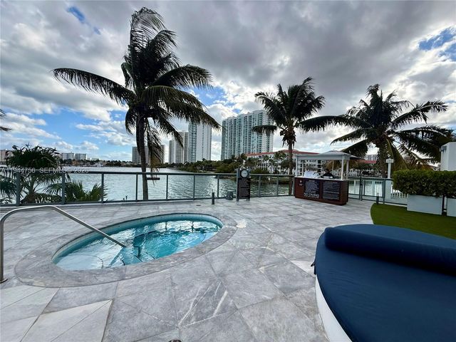 3300 NE 188th St 917, Aventura, FL 33180