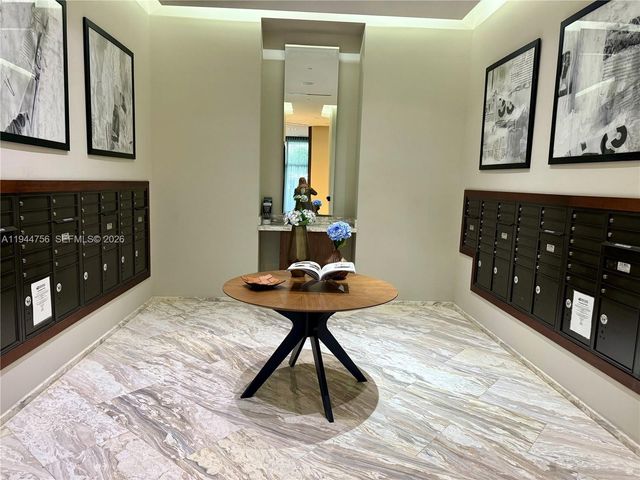 3300 NE 188th St 917, Aventura, FL 33180