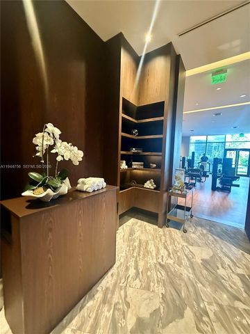 3300 NE 188th St 917, Aventura, FL 33180