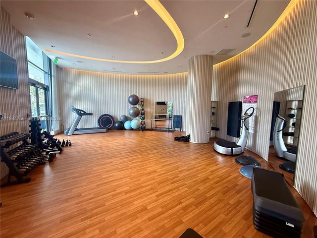 3300 NE 188th St 917, Aventura, FL 33180