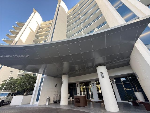 3300 NE 188th St 917, Aventura, FL 33180