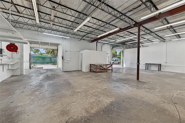 950 NE 40th Court, Oakland Park, FL 33334