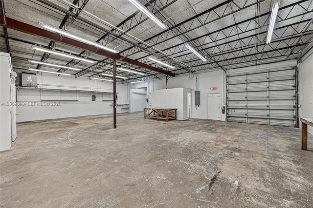 950 NE 40th Court, Oakland Park, FL 33334