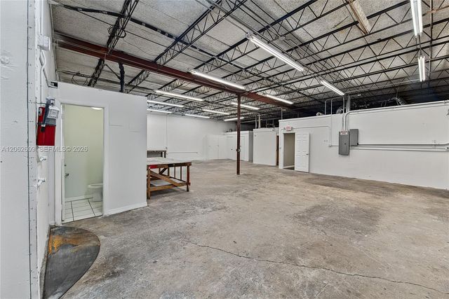 950 NE 40th Court, Oakland Park, FL 33334