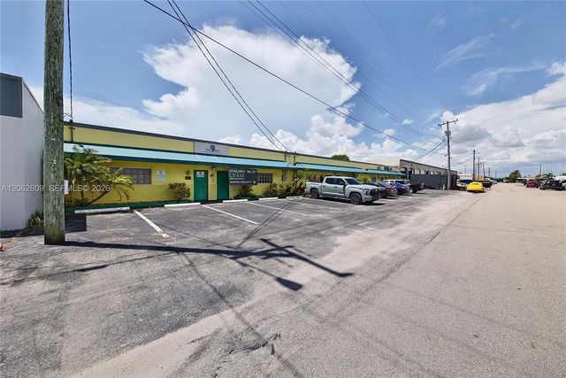 950 NE 40th Court, Oakland Park, FL 33334