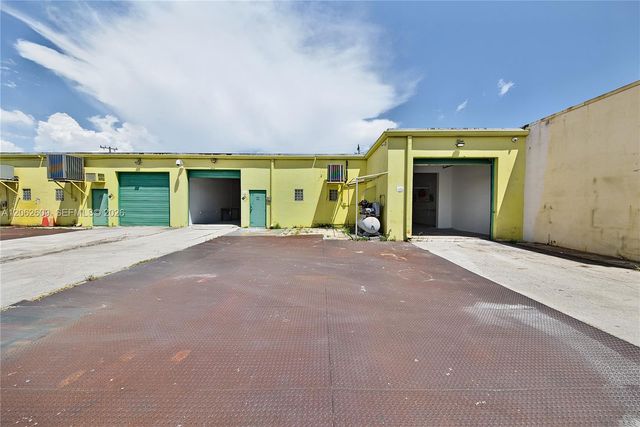 950 NE 40th Court, Oakland Park, FL 33334