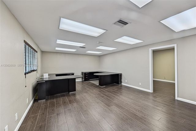 950 NE 40th Court, Oakland Park, FL 33334