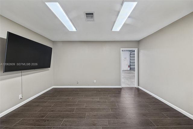 950 NE 40th Court, Oakland Park, FL 33334