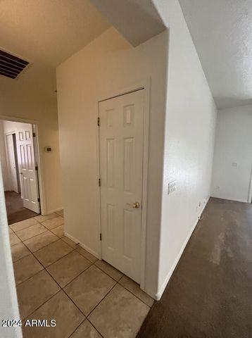 4135 E BELLERIVE Drive, Chandler, AZ 85249