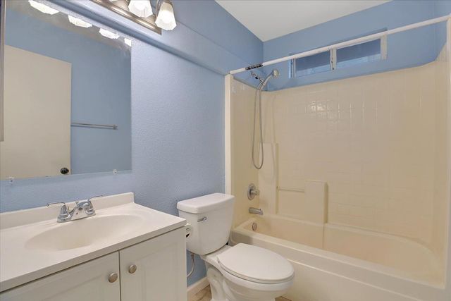 1753 River Run Dr, Linda, CA 95901