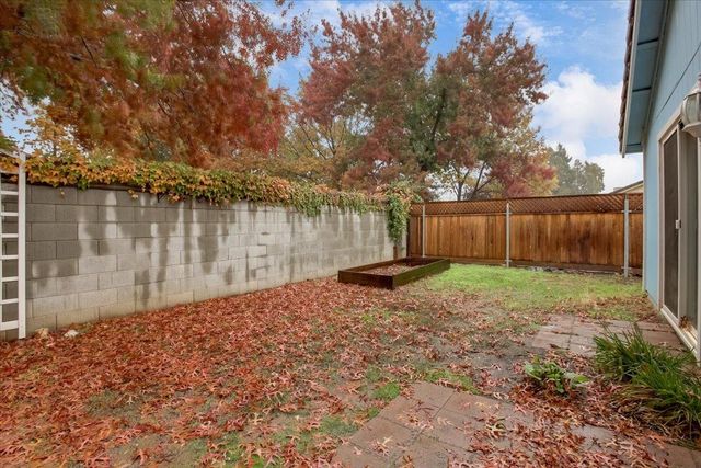 1753 River Run Dr, Linda, CA 95901