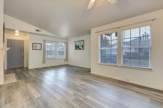 1753 River Run Dr, Linda, CA 95901