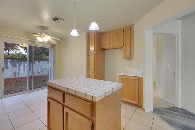 1753 River Run Dr, Linda, CA 95901