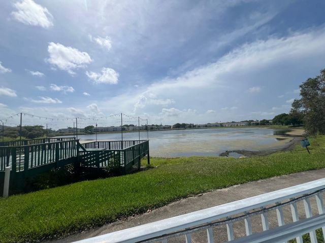 3405 NW 44th St 205, Lauderdale Lakes, FL 33309