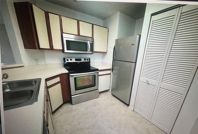 3405 NW 44th St 205, Lauderdale Lakes, FL 33309